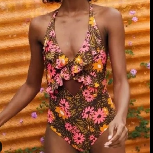aerie Other - Aerie One Piece Full Coverage Cut Out Halter Swimsuit SZ XL in Multicolor Floral